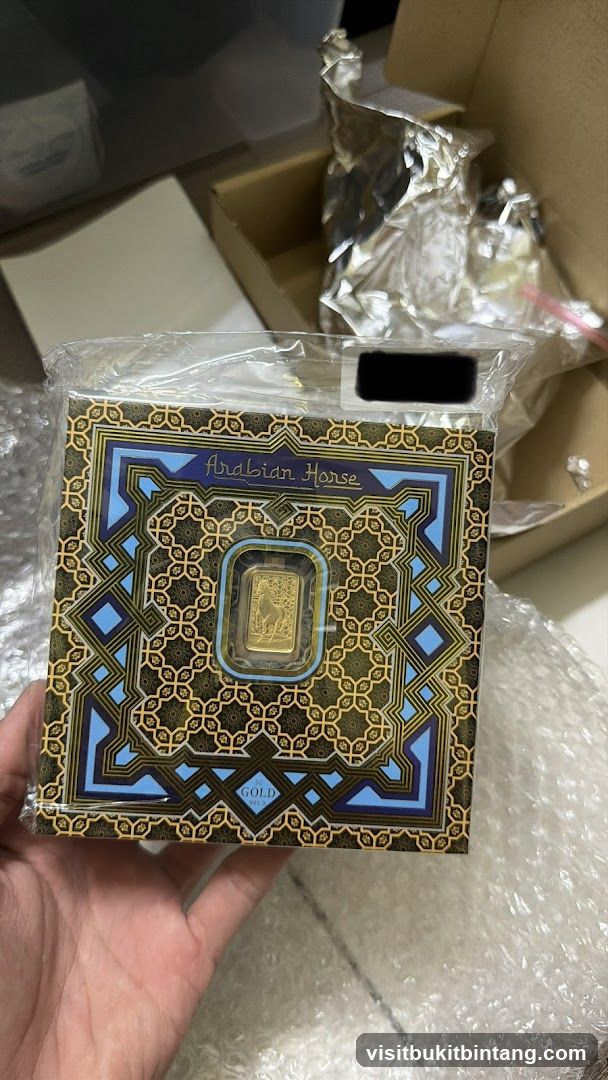 Gold Bar with Arabian Horse Design