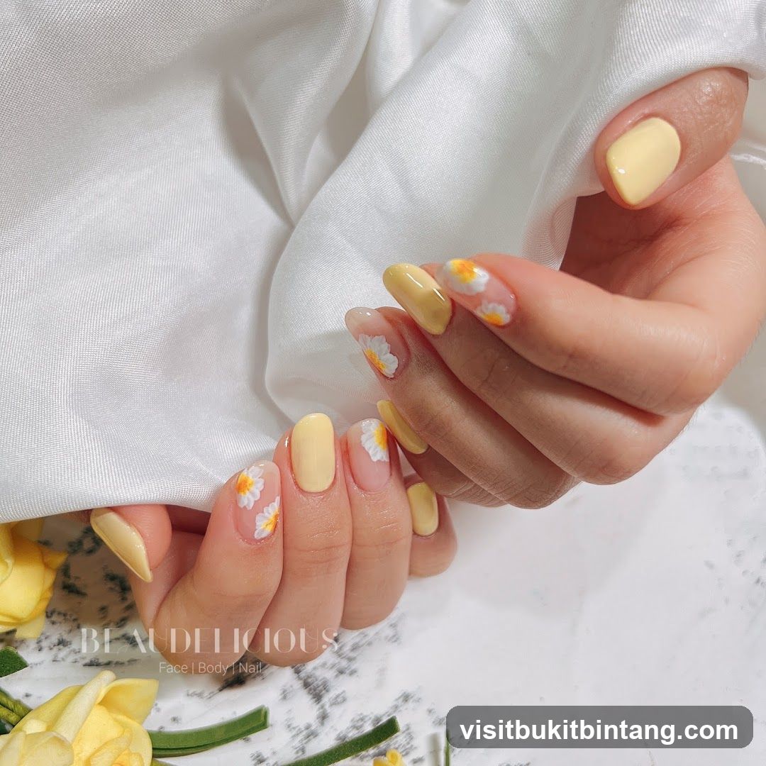 Yellow Daisy Nails