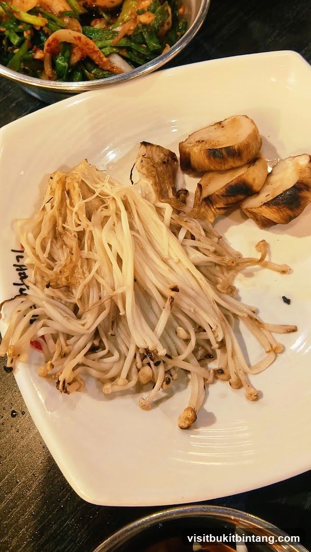 Grilled Enoki Mushrooms and Sliced Mushrooms