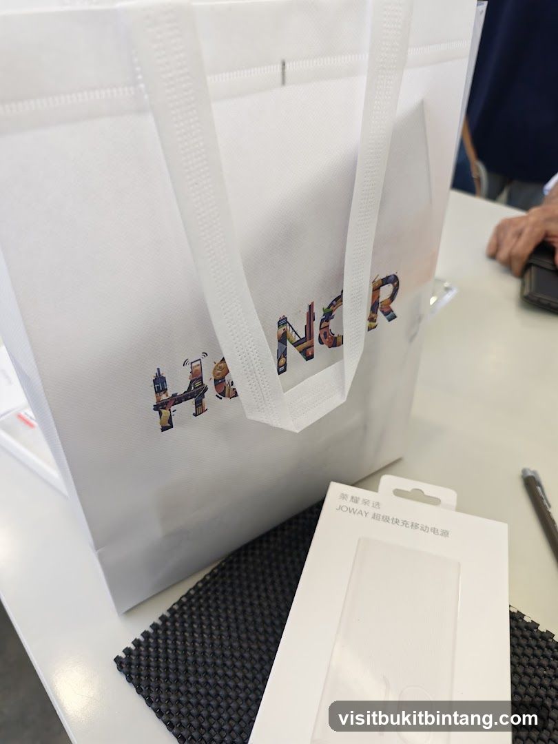 Shopping Bag and Power Bank