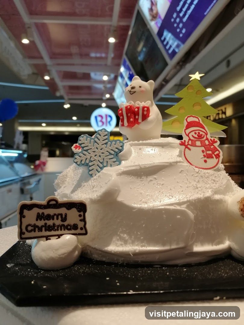 Christmas Cake Display