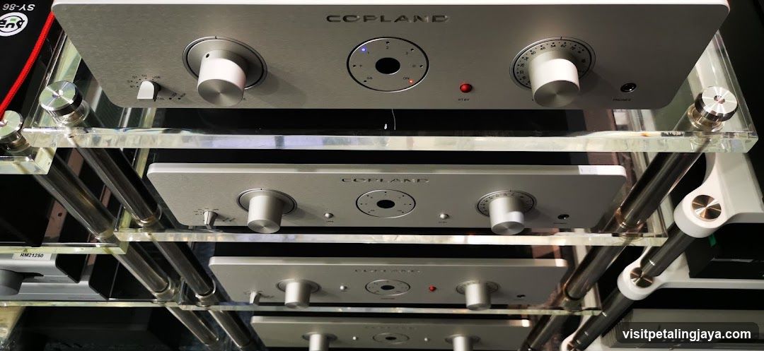CCPLAND Audio Equipment Display