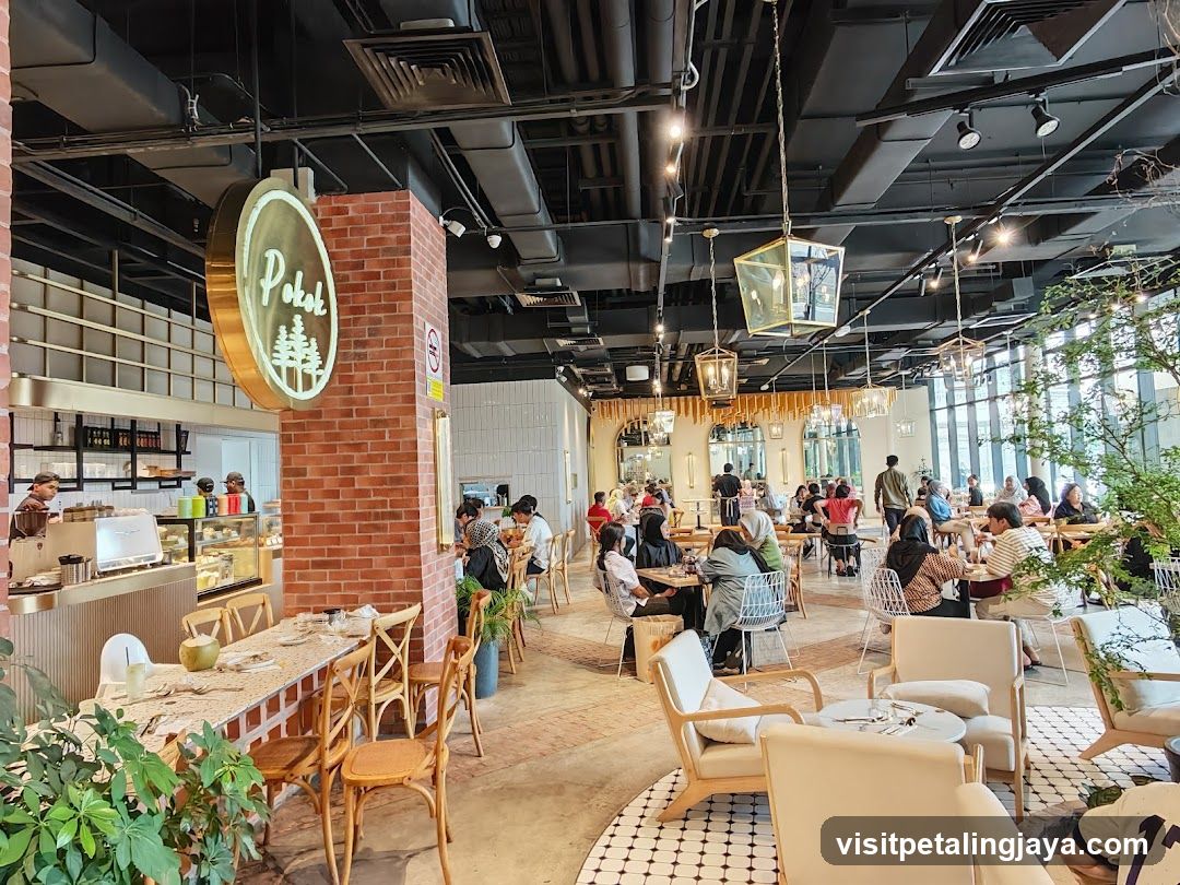 Pokek Cafe Interior