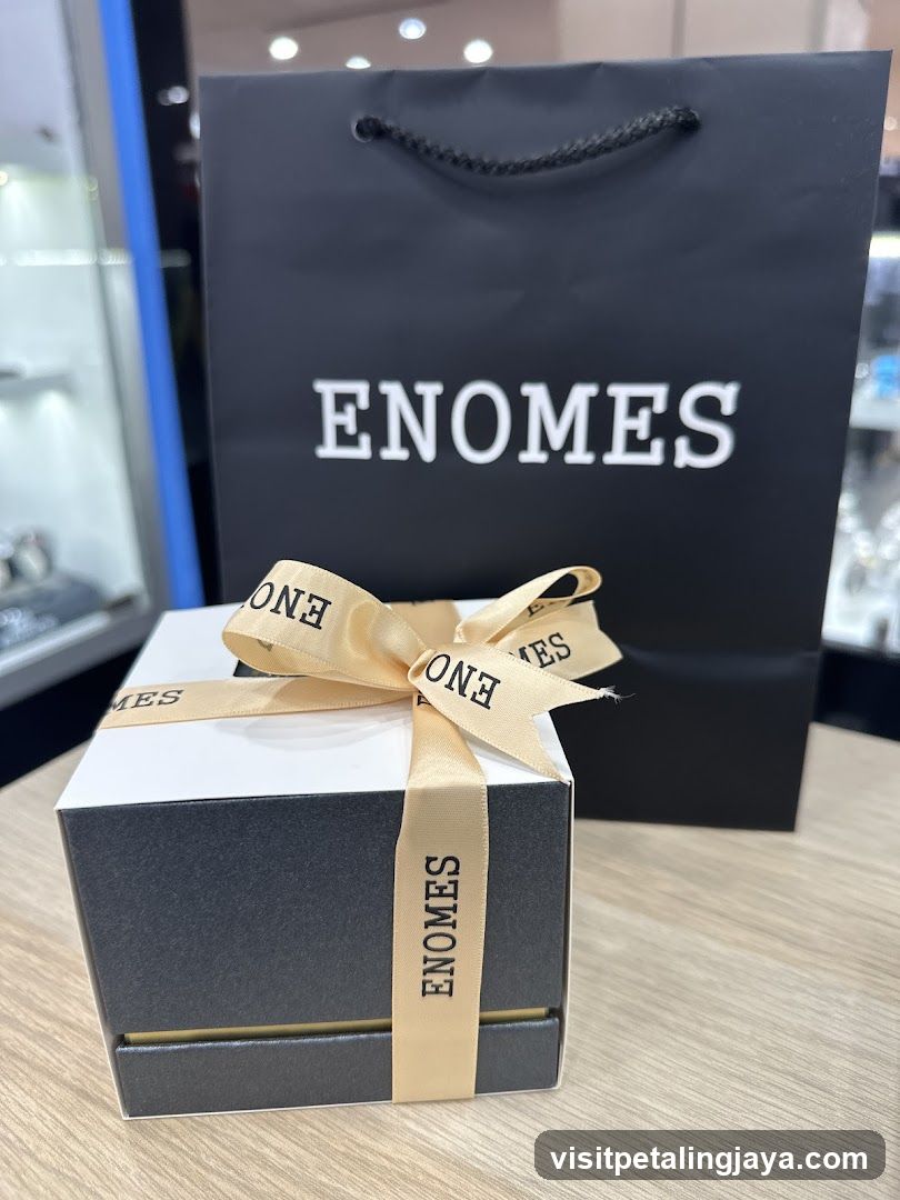 Enomes Gift Box and Bag