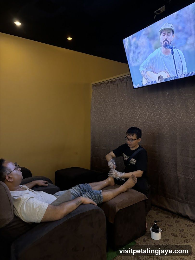 Spa Room Interior with Music Video