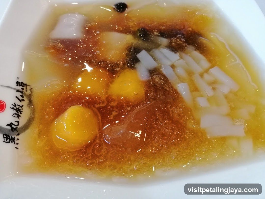 Dessert Soup with Taro Balls and Jelly