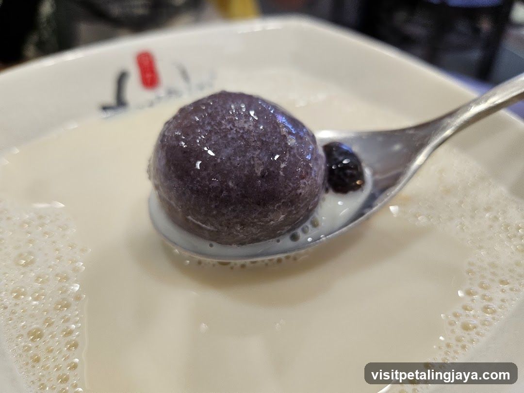 Milk with Purple Taro Balls