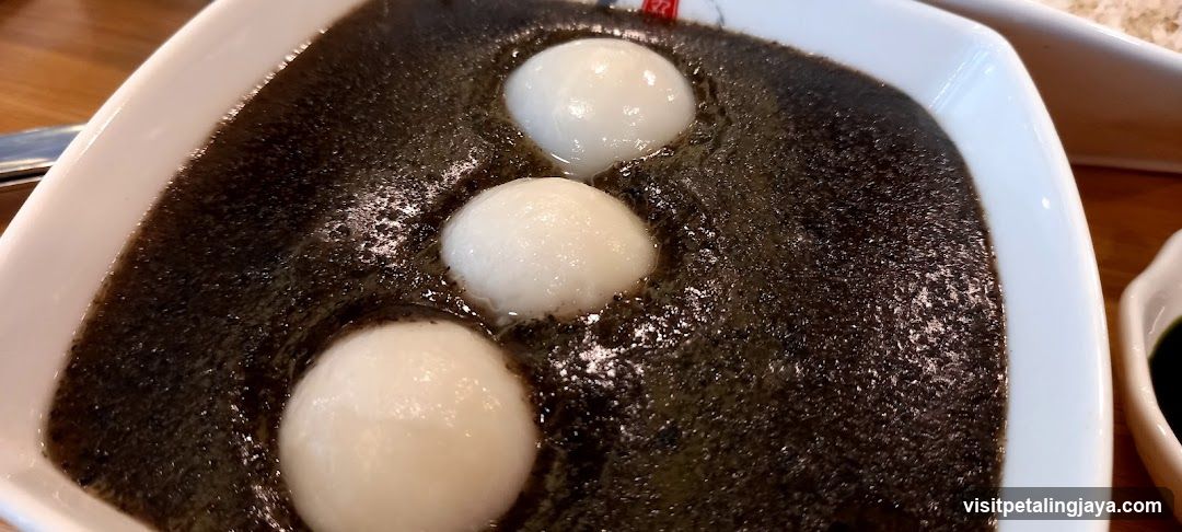 Mochi in Black Sesame Soup