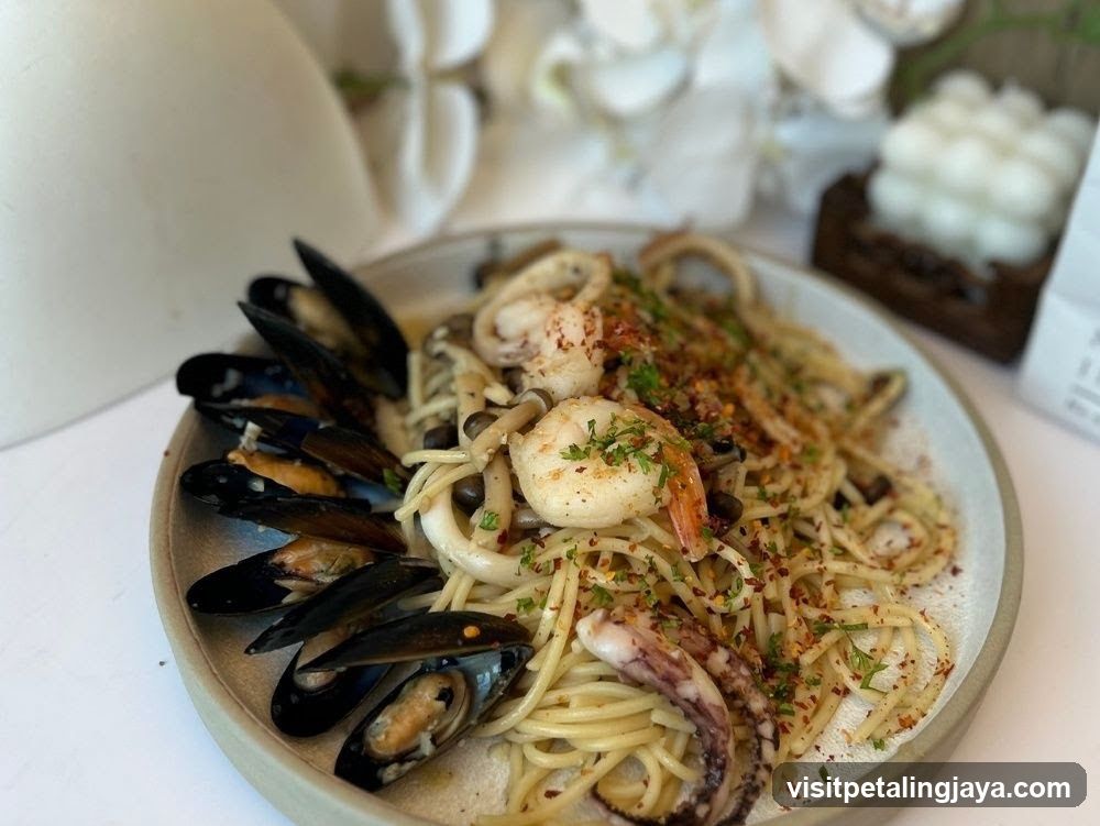 Seafood Pasta with Mussels and Shrimp