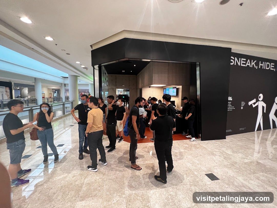 Sneak, Hide, Run - Mall Event