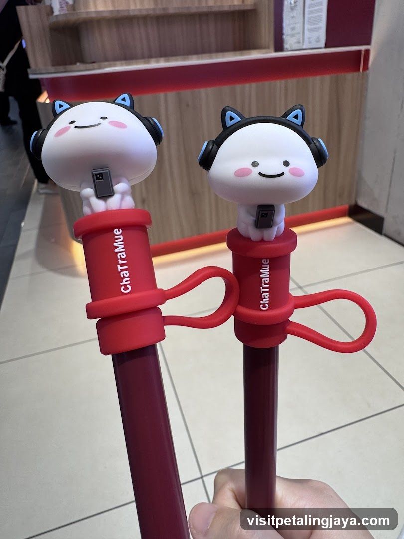 ChaTraMue Merchandise Display