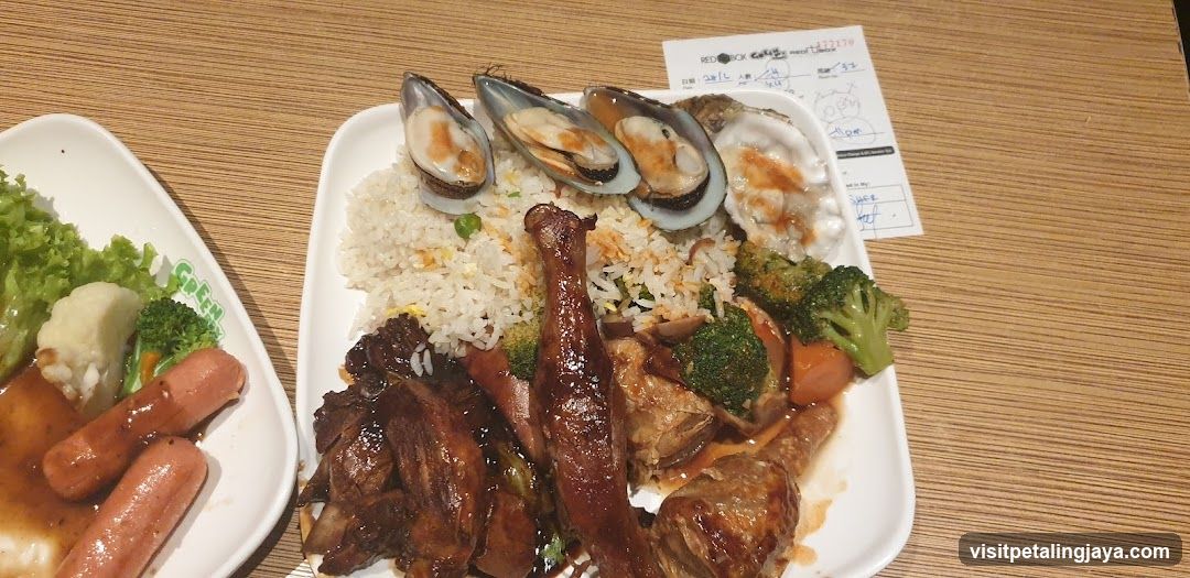 Seafood Rice Plate with Clams and Meat
