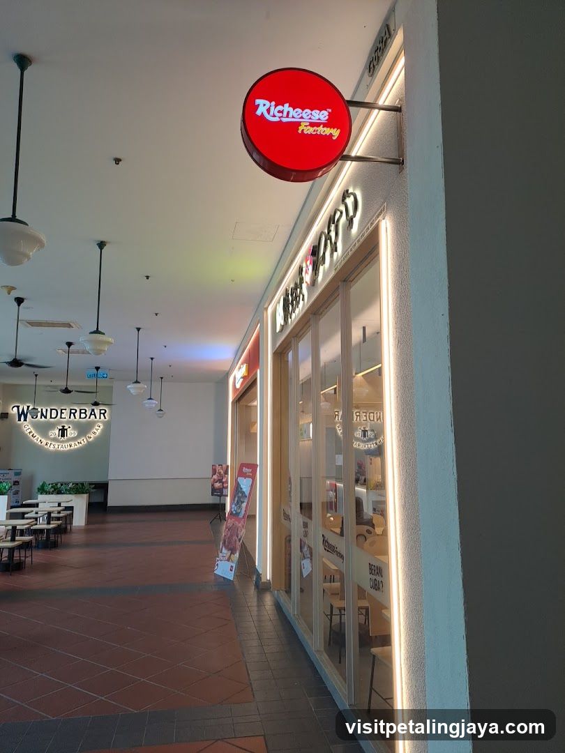 Richeese Factory The Curve