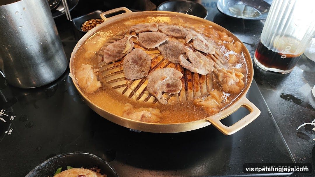 Grilled Meat Dish with Broth
