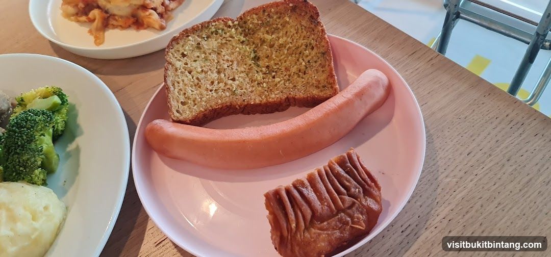 Sausage and Bread