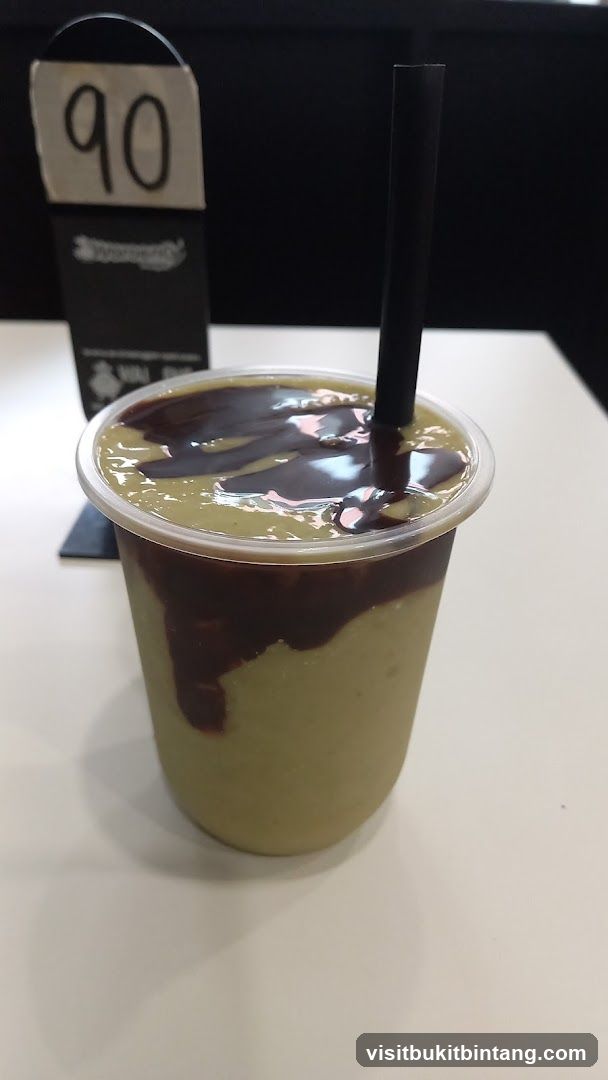 Avocado Smoothie with Chocolate Drizzle