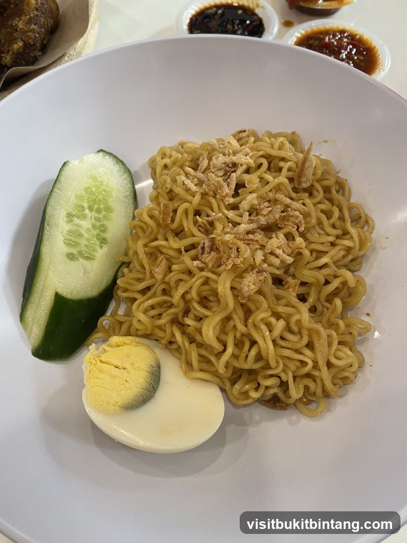 Noodles with Egg and Cucumber