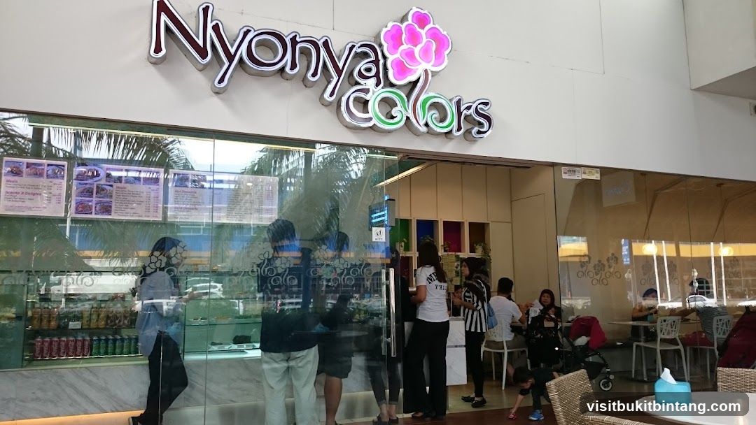 Nyonya Colors • 1 Utama