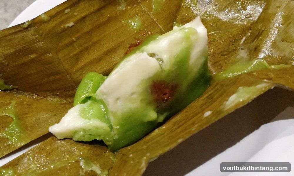 Steamed Dessert in Banana Leaf