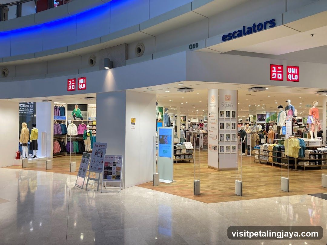 Uniqlo Store Interior