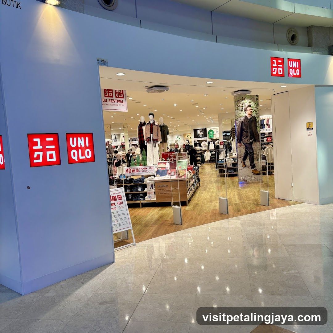UNIQLO The Curve