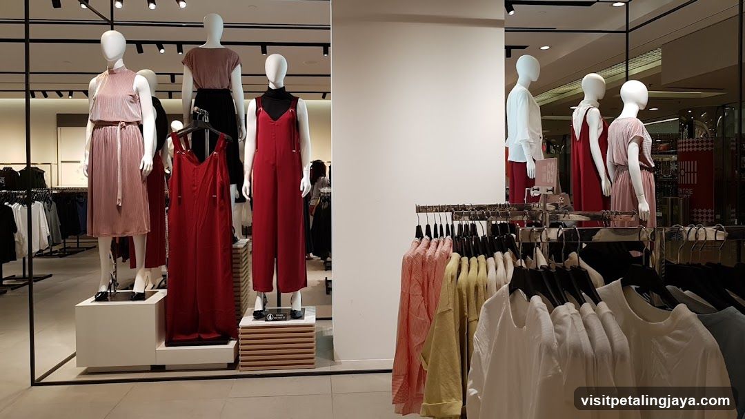 Fashion Store Interior Display