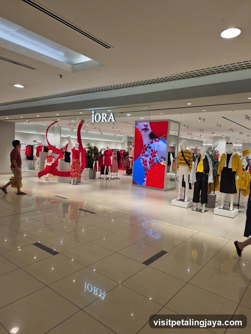 iORA Store Interior Display