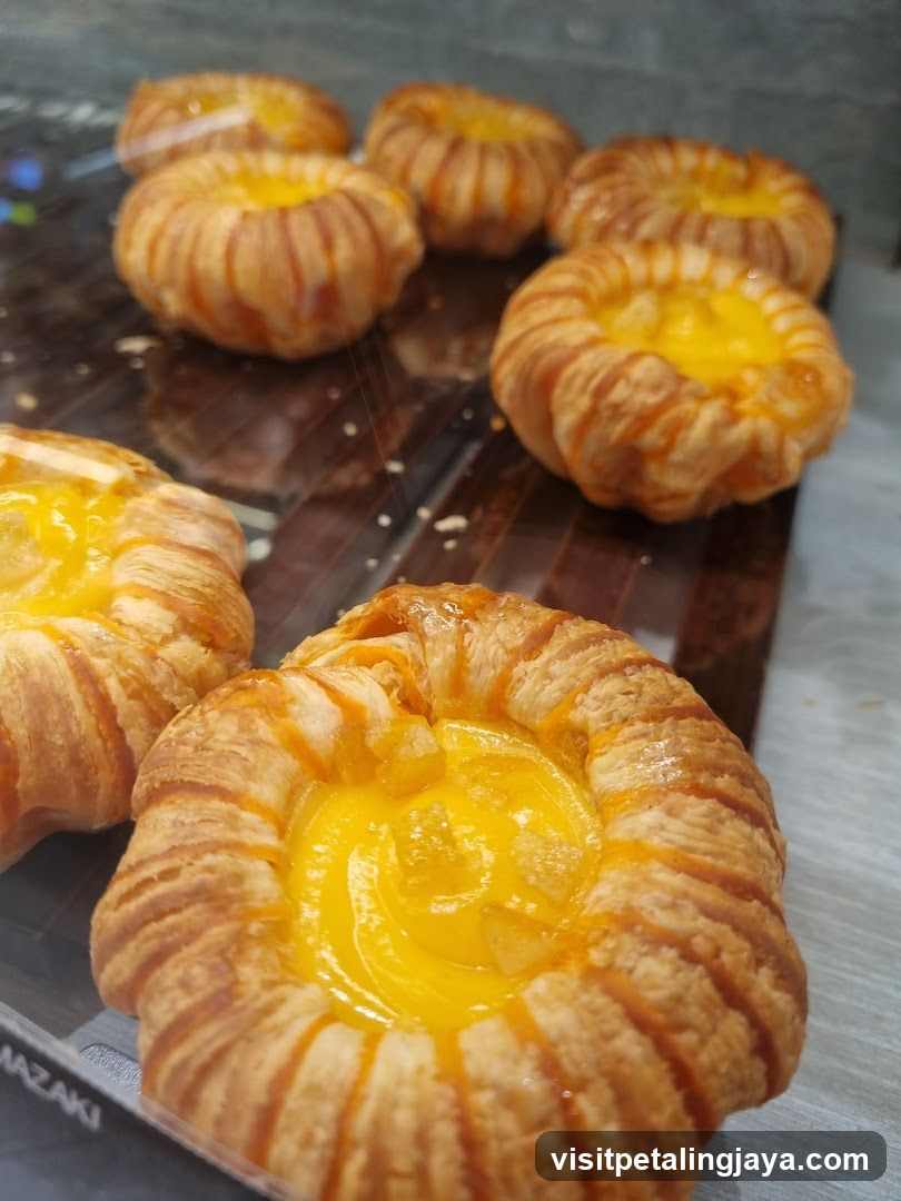 Pastries with custard filling