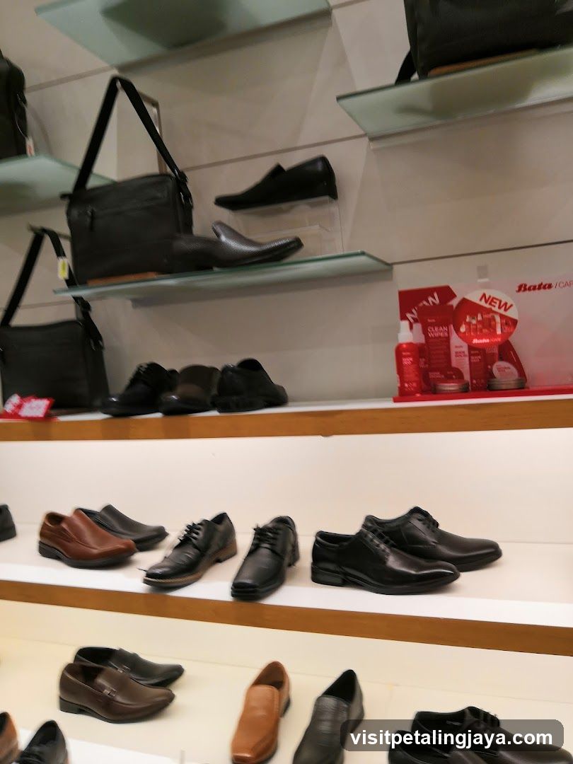 Shoe and Bag Display Shelf