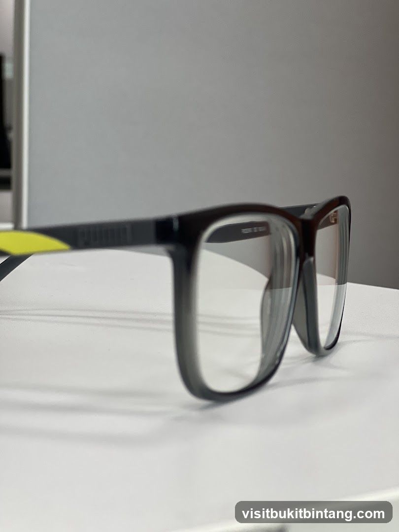 Eyeglasses