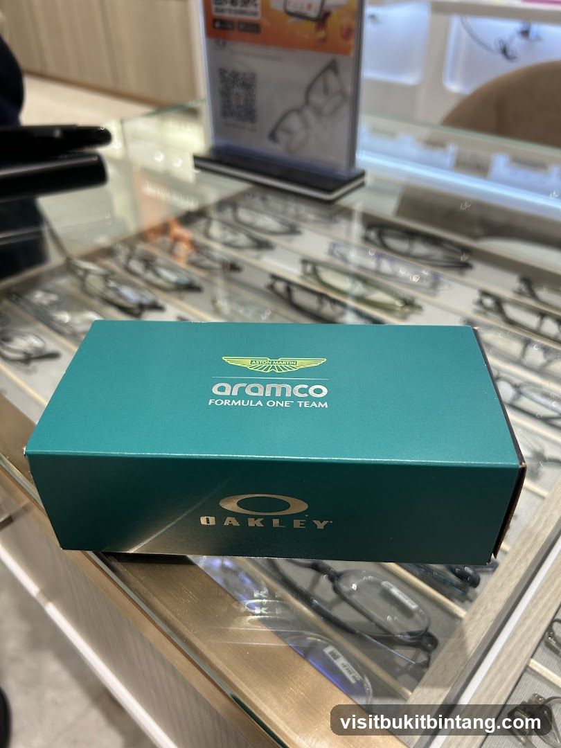 Oakley Aramco Formula One Team Box
