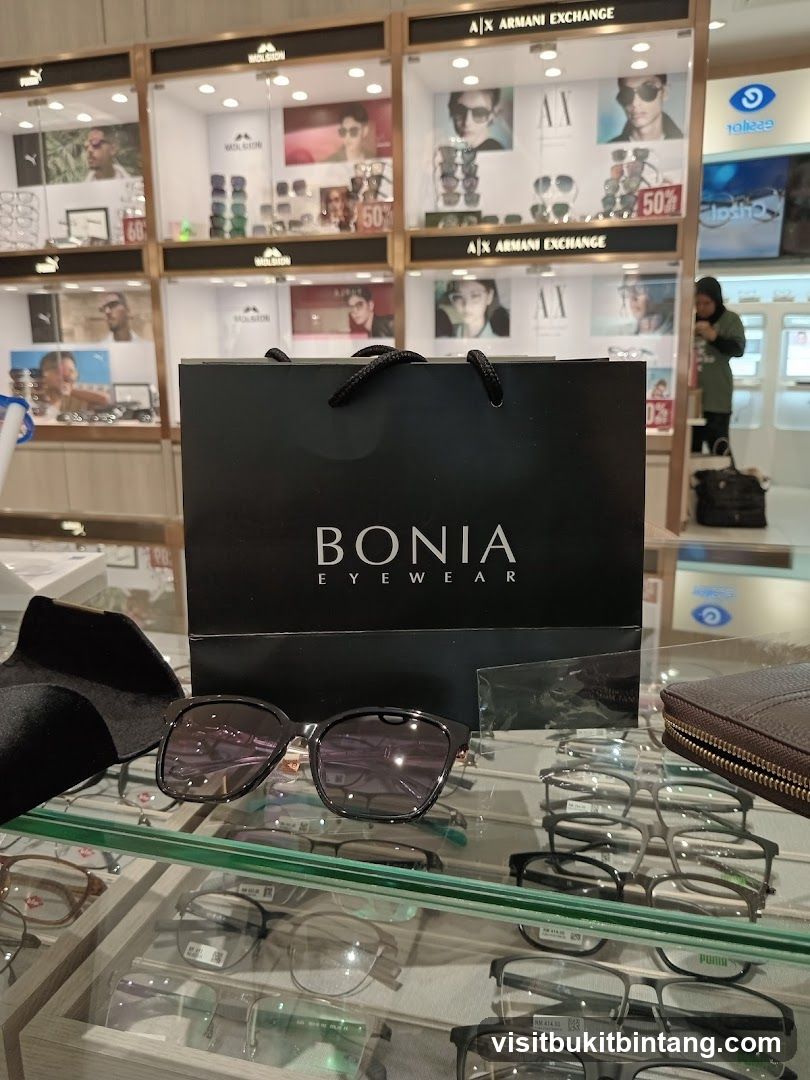Eyewear Store Display