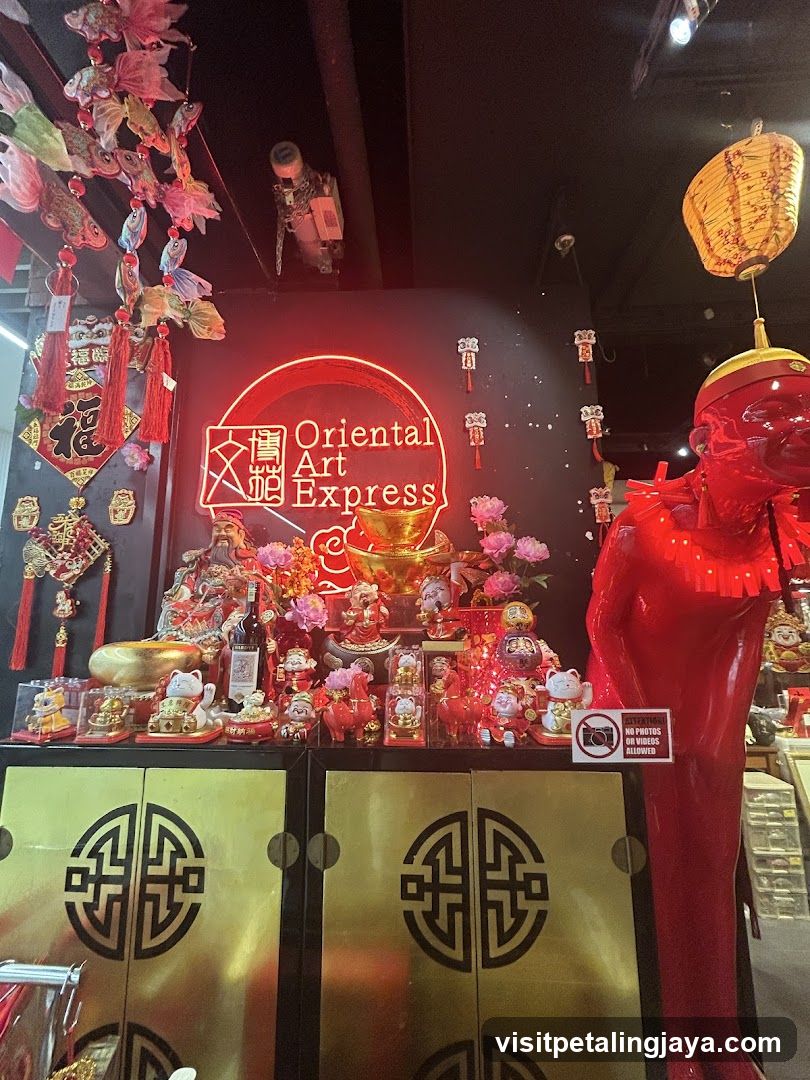 Oriental Art Express Interior Display