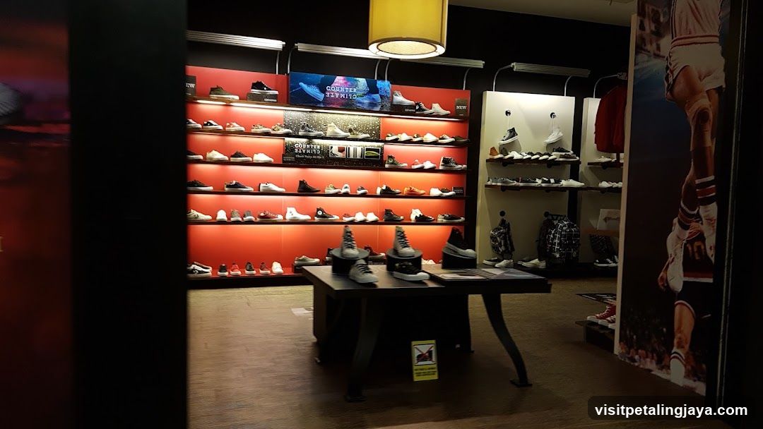 Converse @ One Utama Shopping Center