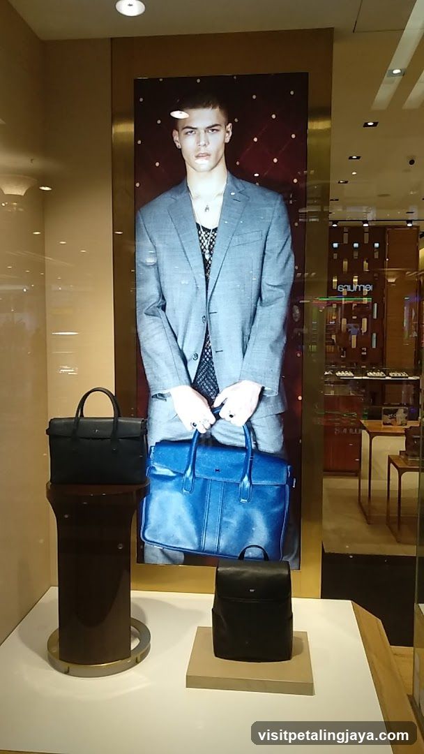 Fashion Store Display
