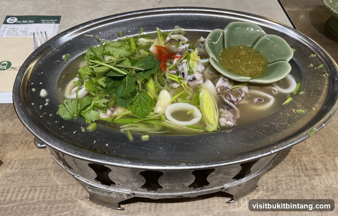 Steamed Squid with Lime and Chili