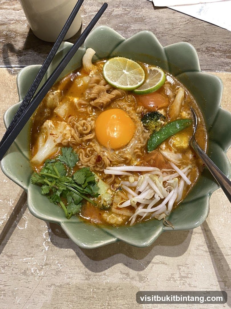 Noodle Soup with Egg and Vegetables