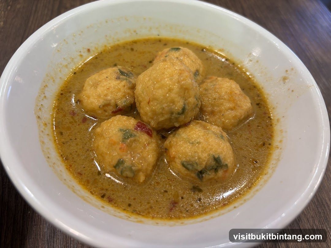 Fish Balls in Curry Sauce