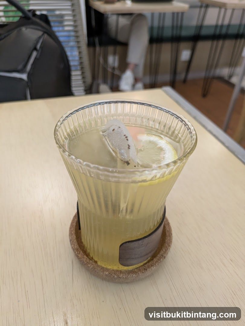 Iced Tea with Lemon