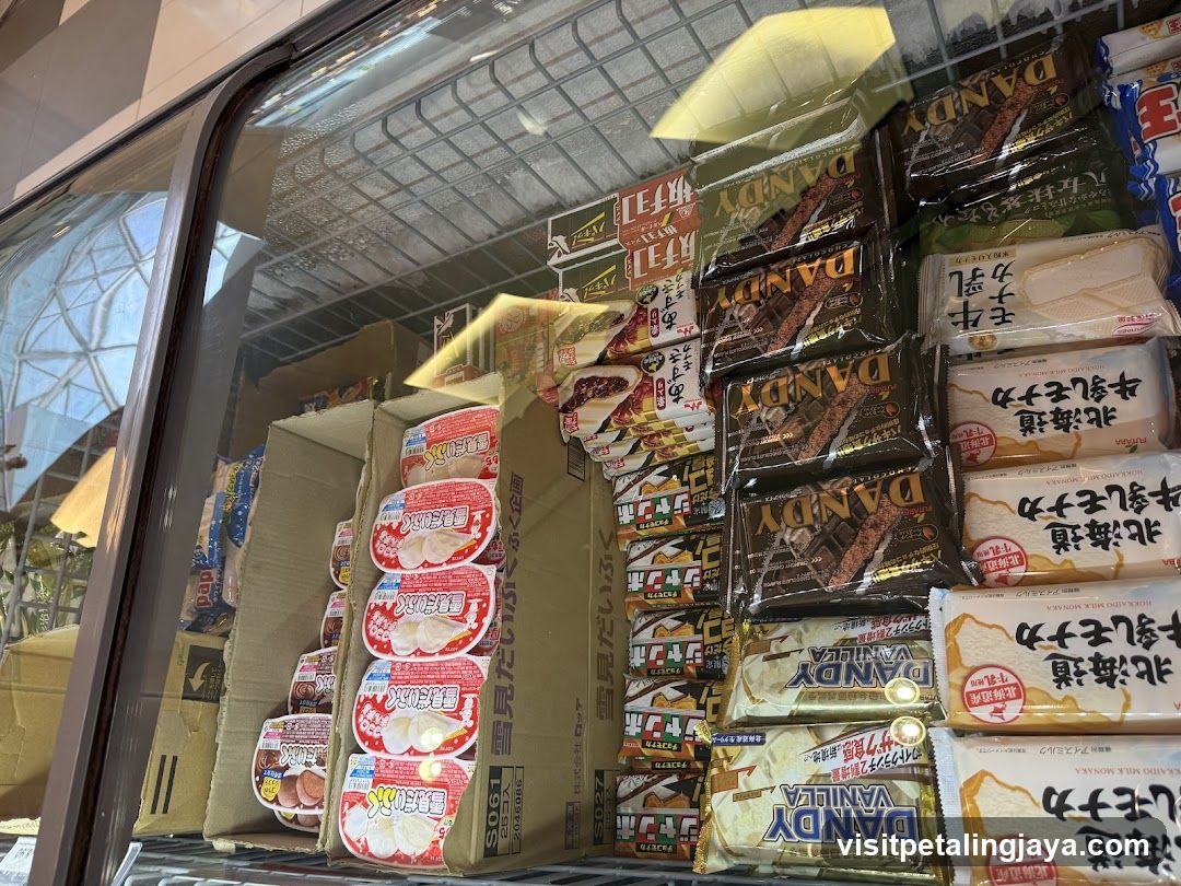 Dairy and Snack Products Display