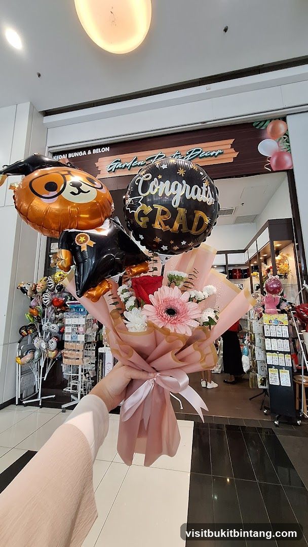 Graduation Bouquet with Balloons