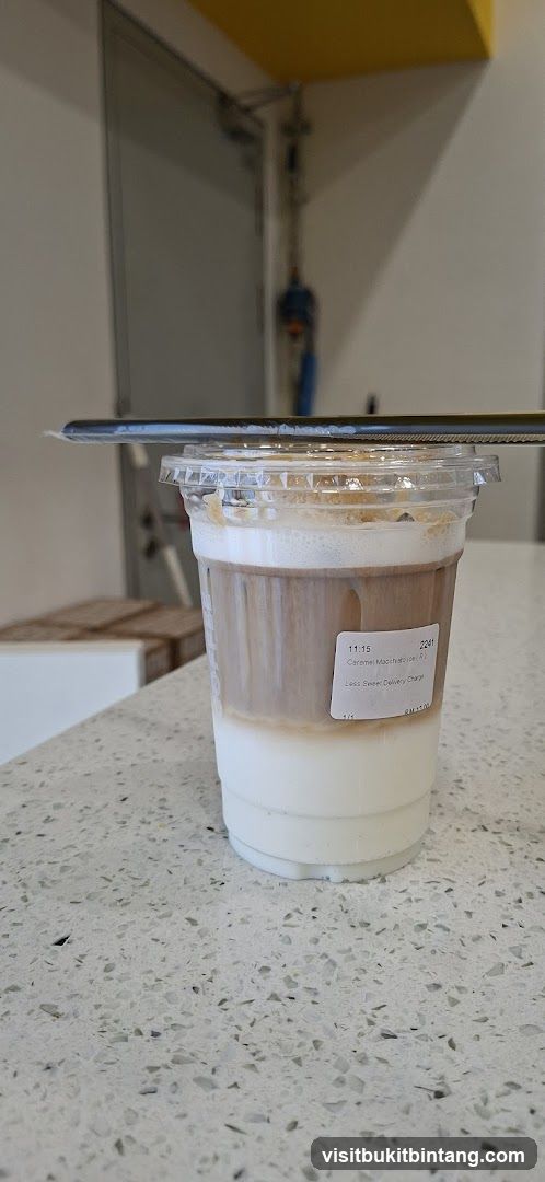 Iced Caramel Macchiato