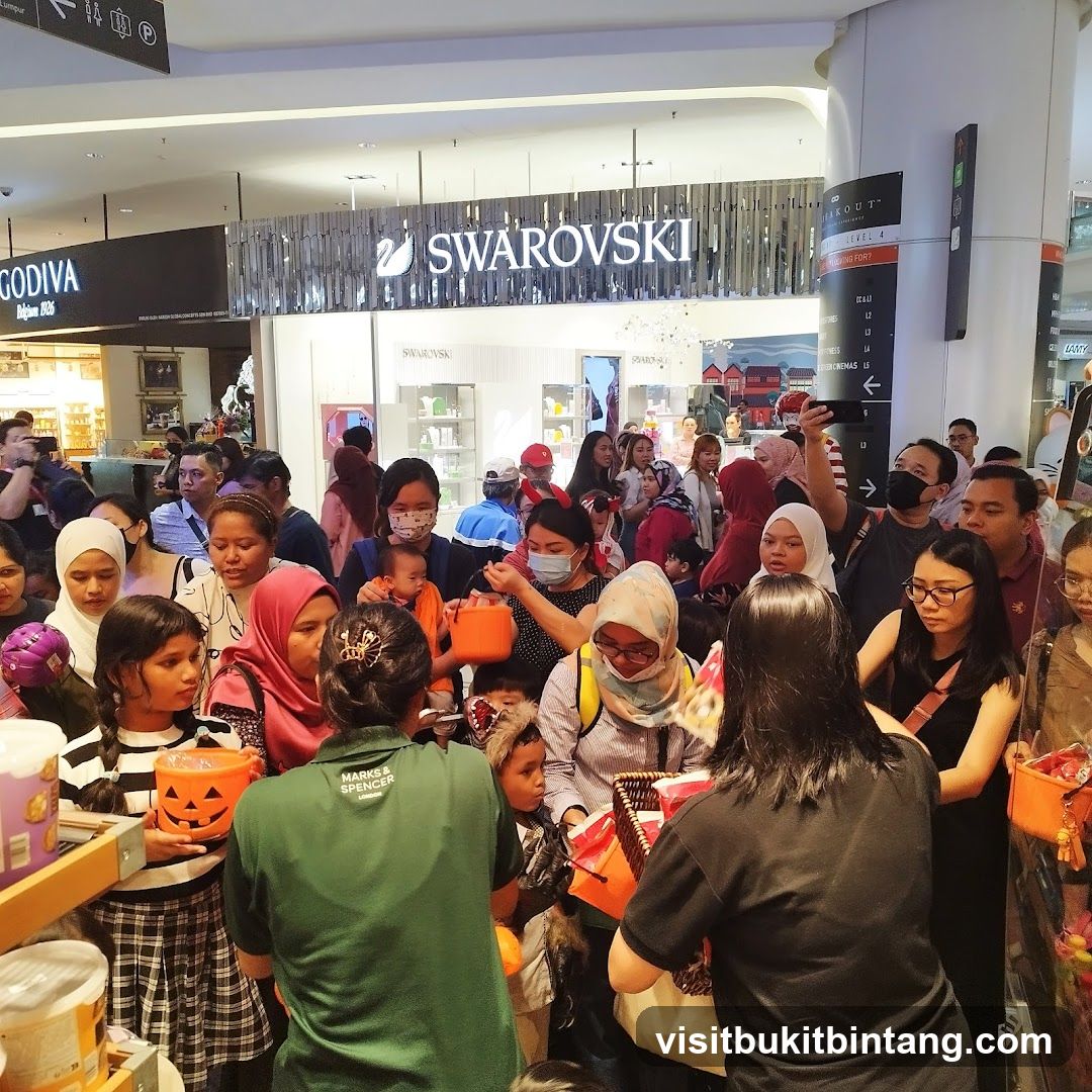 Crowd at Swarovski Store