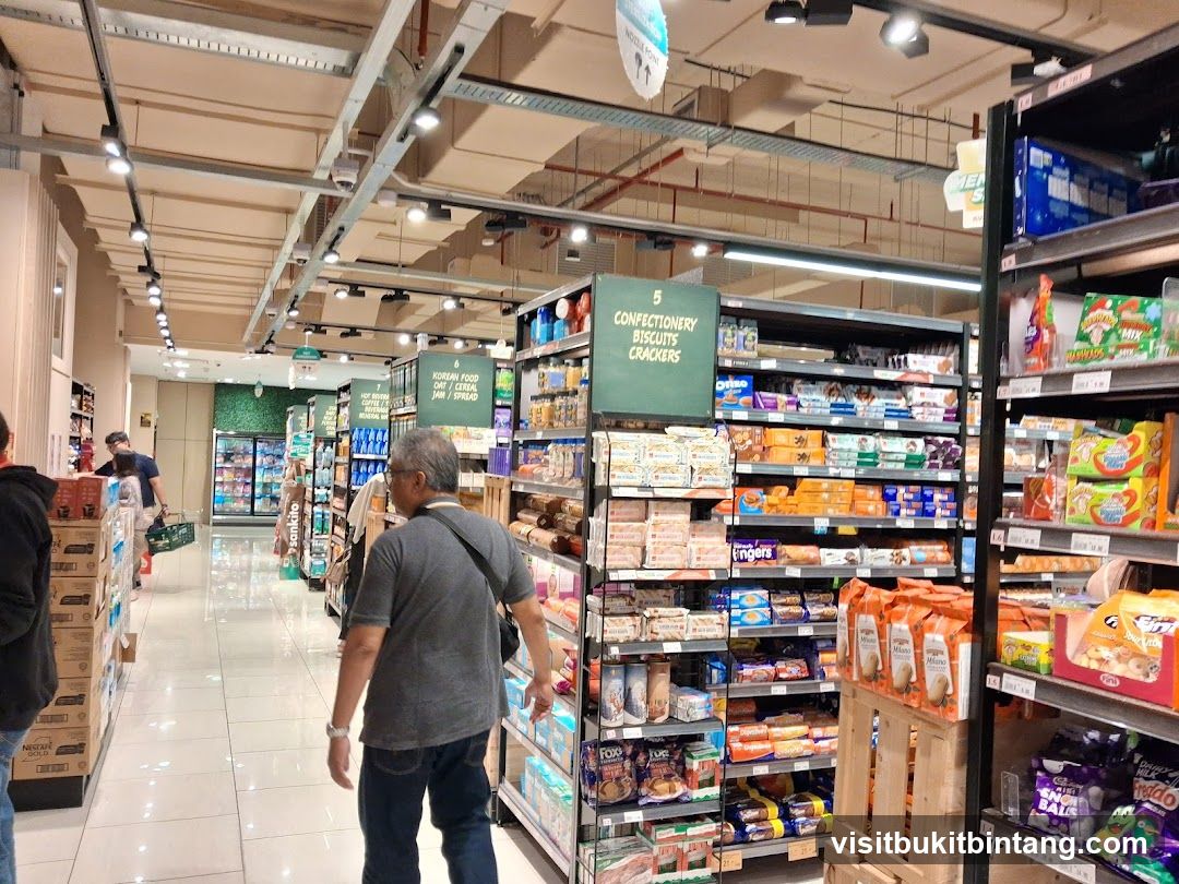 Supermarket Aisle