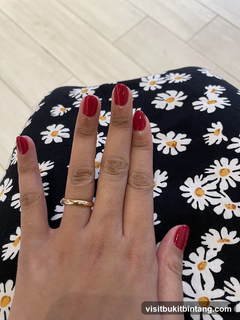 Red Nails and Daisy Skirt