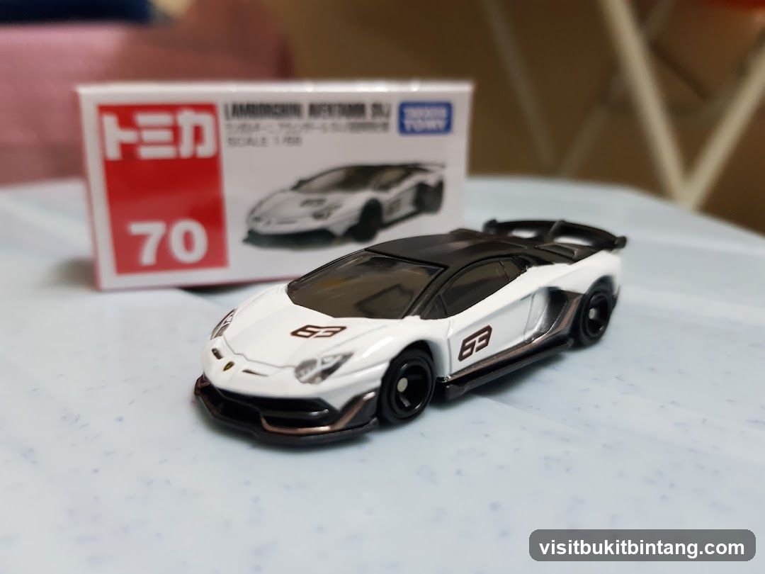 Tomica Lamborghini Aventador SVJ Toy Car