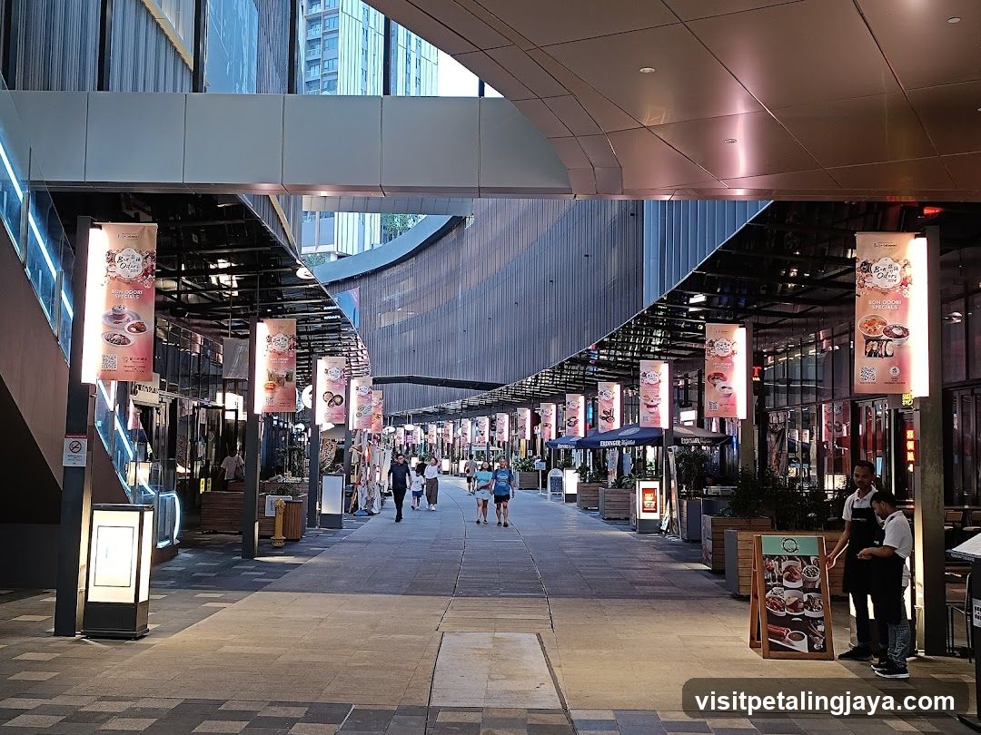 Outdoor Shopping Arcade