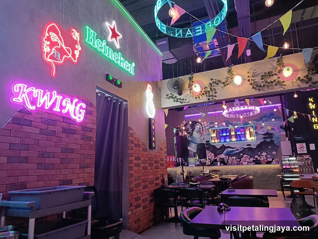 Kwong Bar Interior