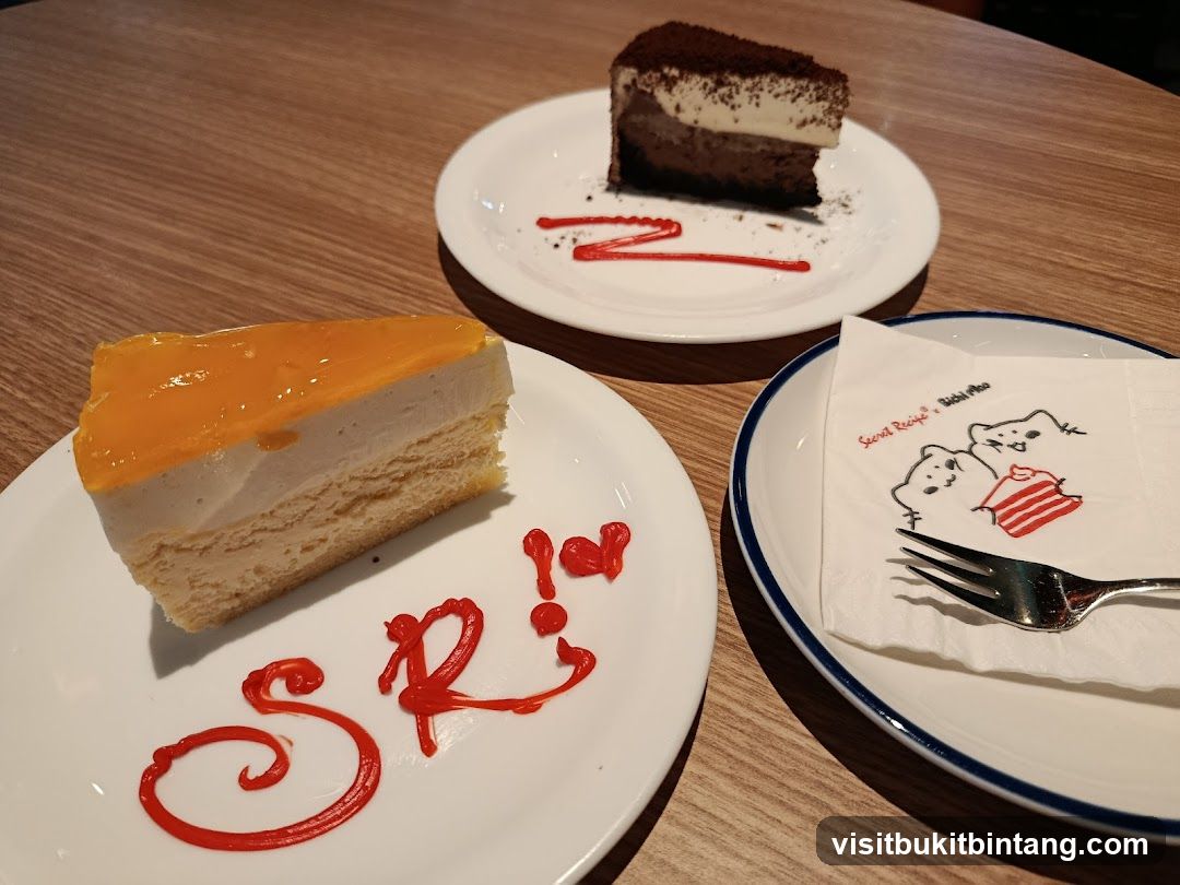 Dessert Plates with Cakes