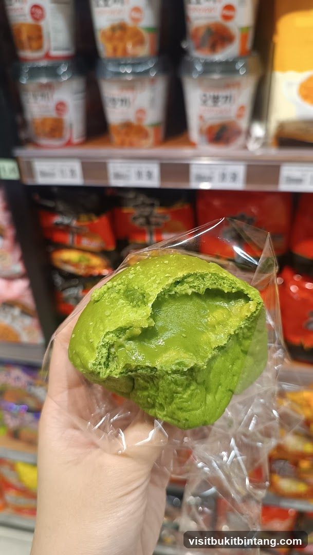 Green Bread with Filling